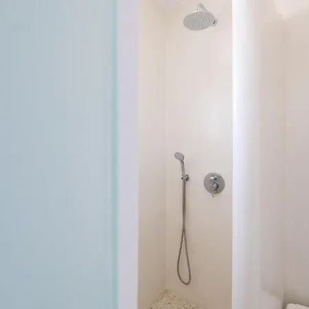 28 Apartment Maragkas